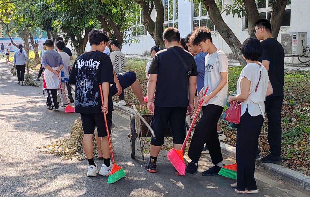 机电工程系党支部师生共同开展志愿服务活动